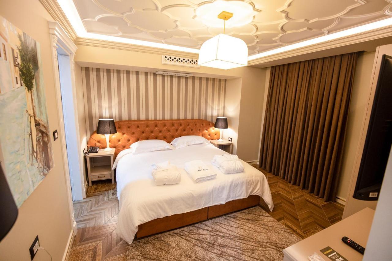 Vila EKREM Korce Exterior foto